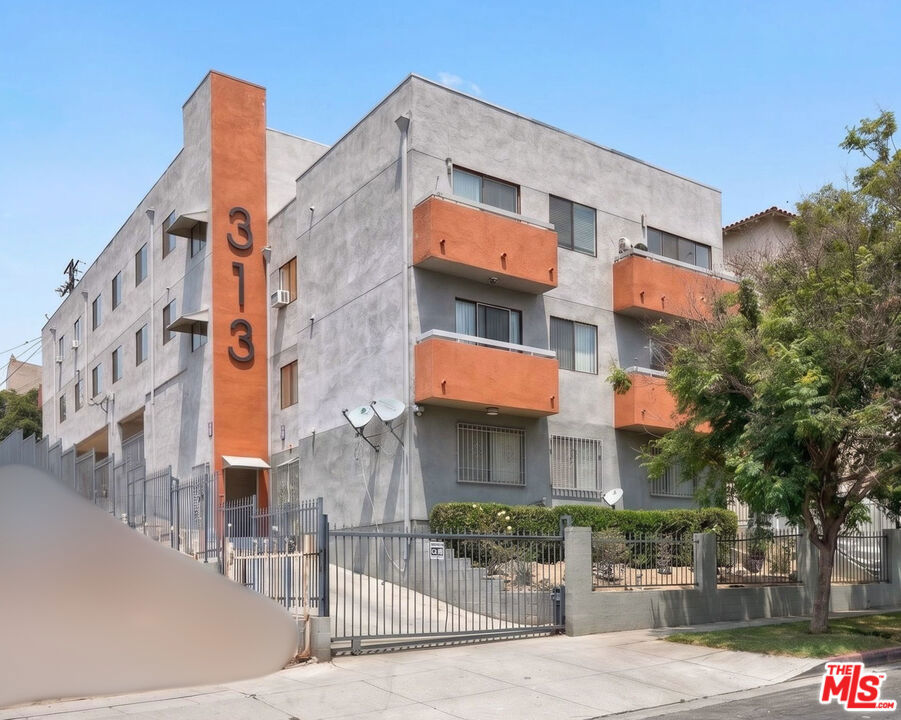 313 N Alexandria Avenue