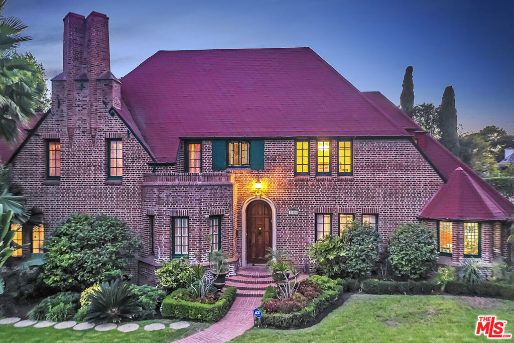 805 N Bedford Drive