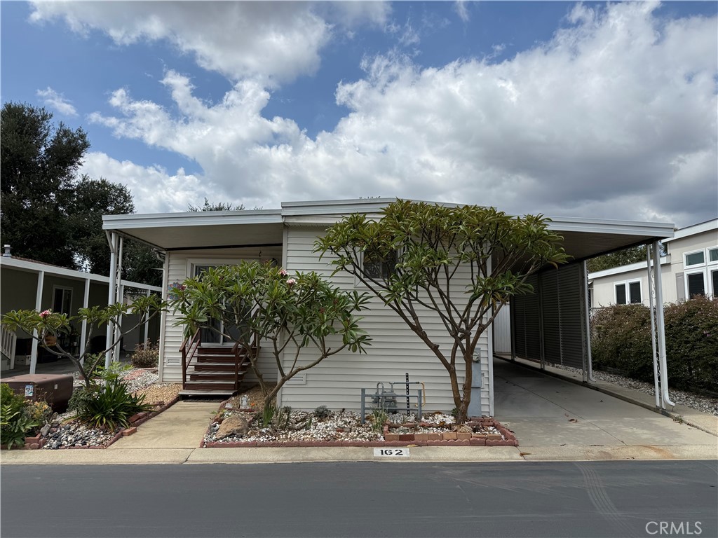 1245 W Cienega Avenue 162