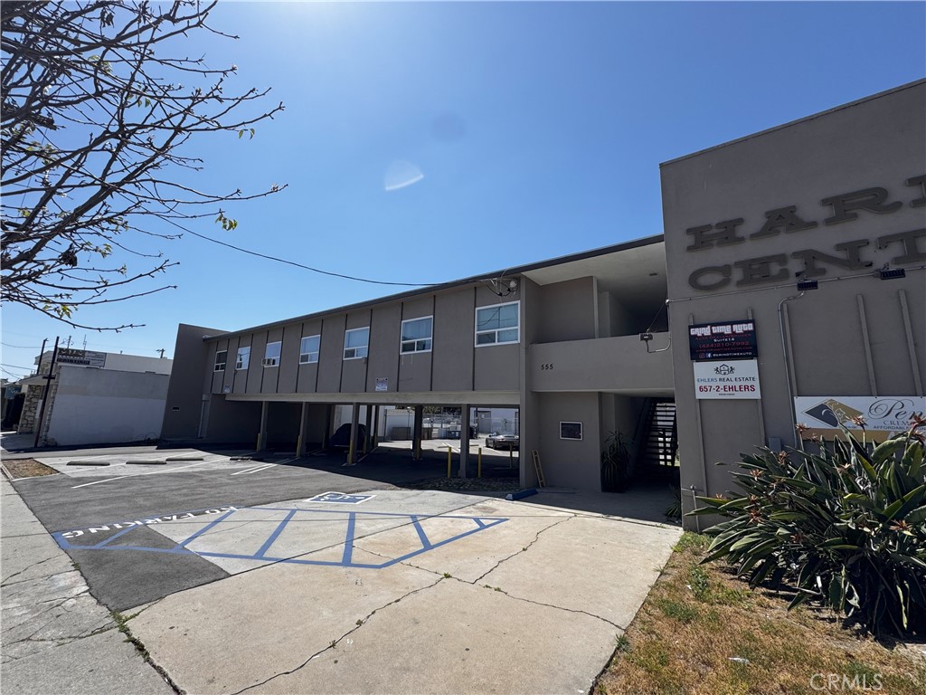 555 W 9th Street 25