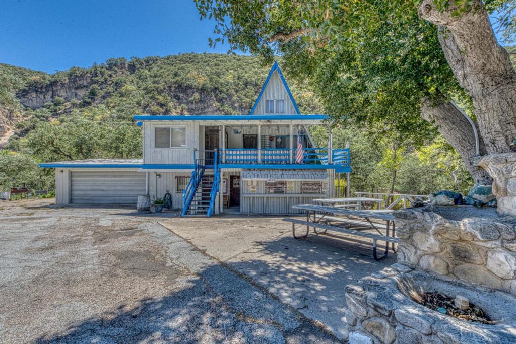 45470 Carmel Valley Road