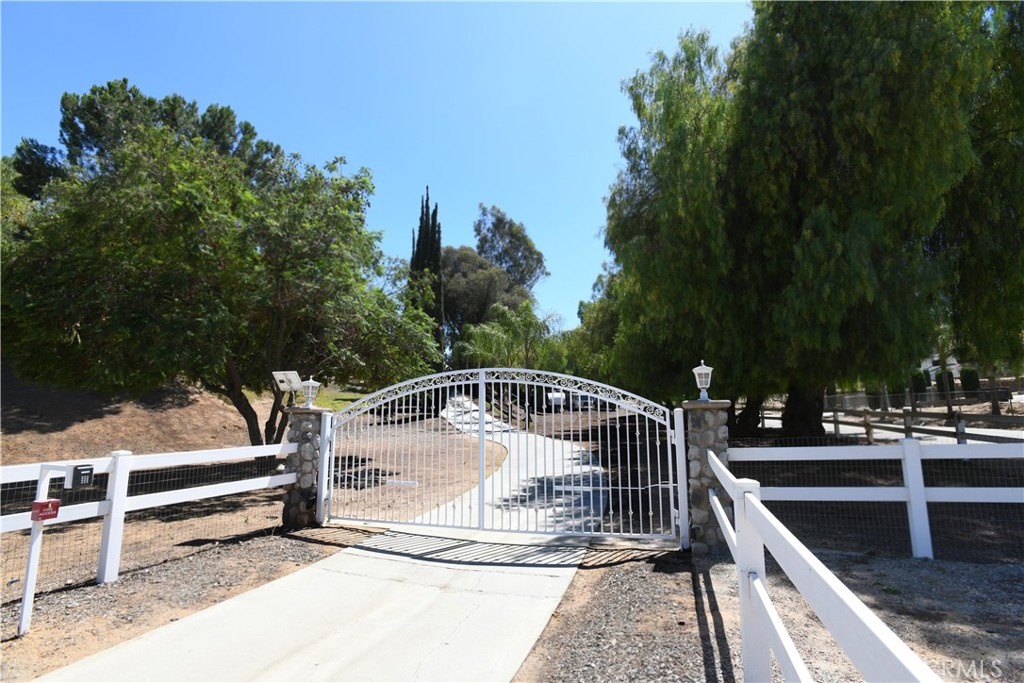 17371 Mockingbird Canyon
