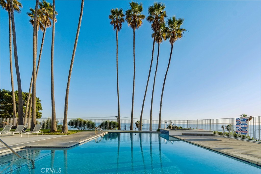 17350 W Sunset 202