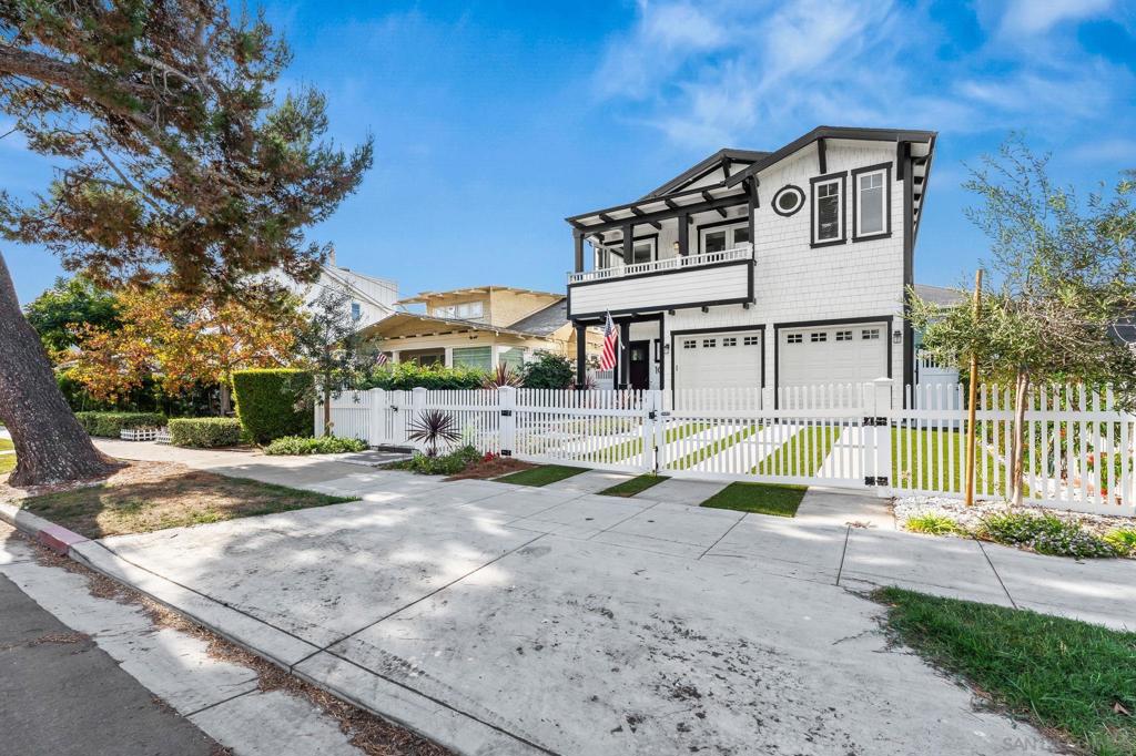 1004 F Ave