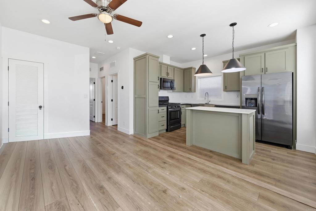1369 E Main St 32