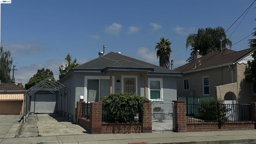 428 W Broadmoor Blvd