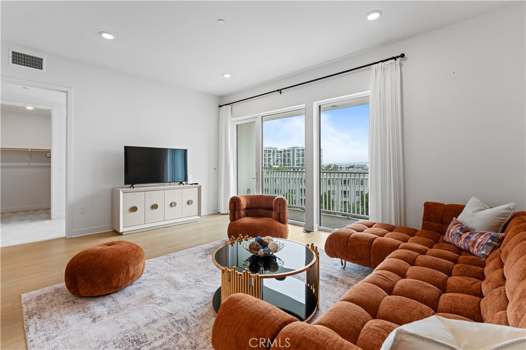 2602 Rivington