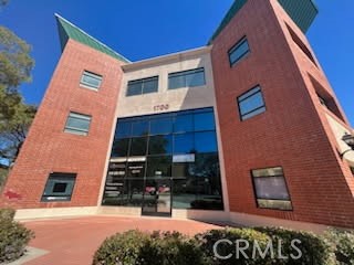 1700 Lombard