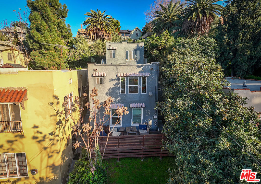 834 Laguna Avenue