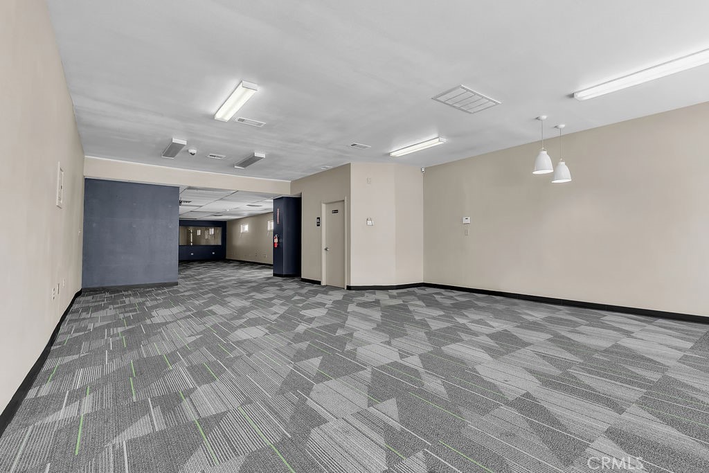 3583 E 1st