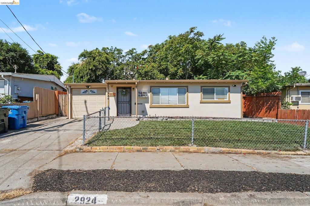 2924 Elizabeth Ln