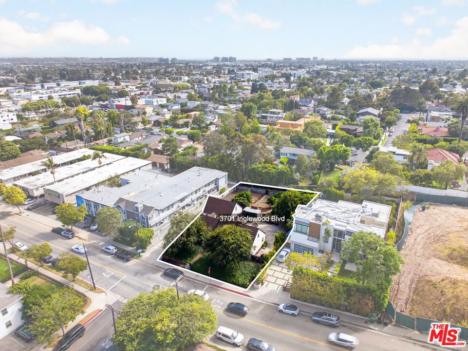 3701 Inglewood Boulevard