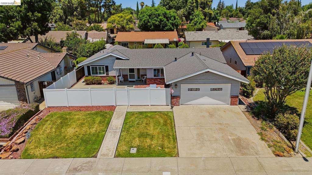 1421 Woodmont WAY