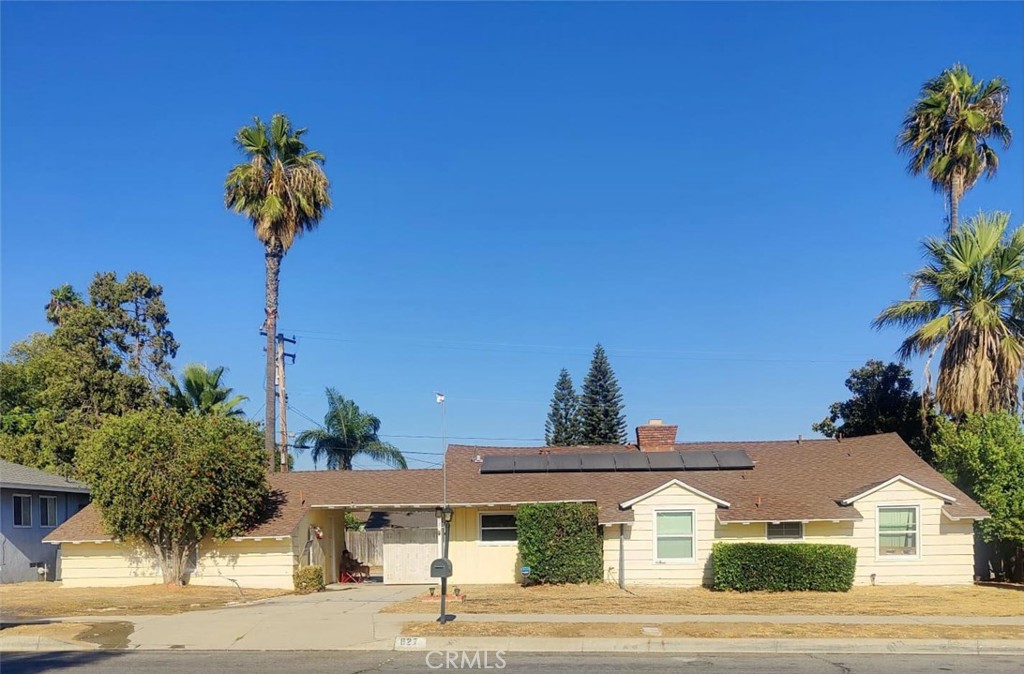 827 N Sycamore