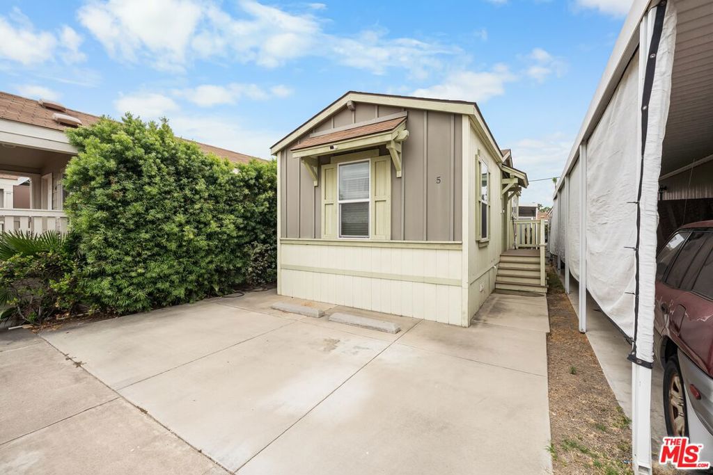 250 W Midway Drive 5