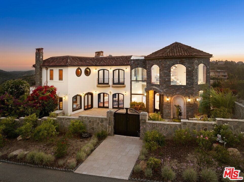 2695 Shady Ridge Lane
