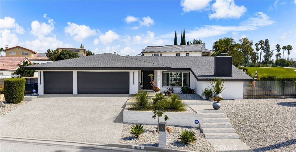 8601 Links Road