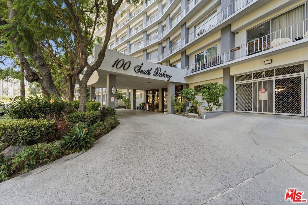 100 S Doheny Drive 213