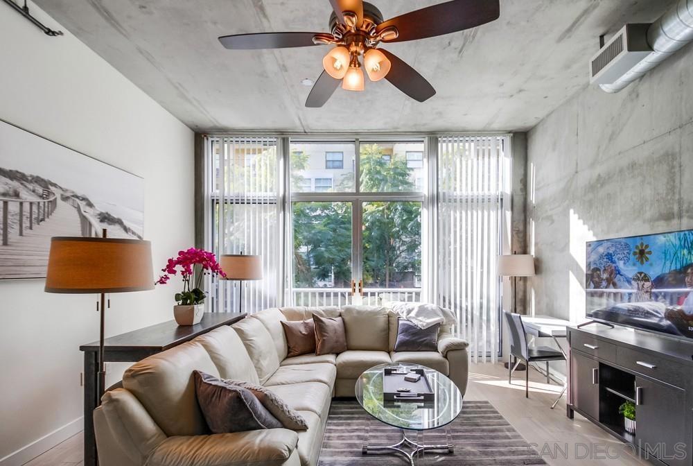 1025 Island 205