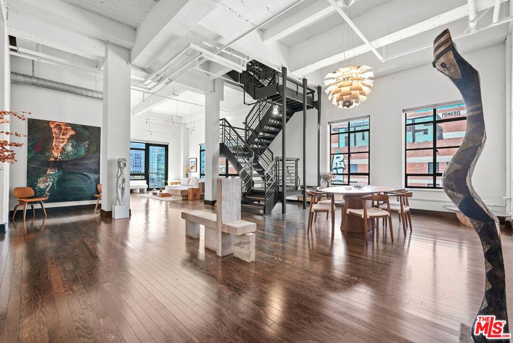 849 S Broadway 1210