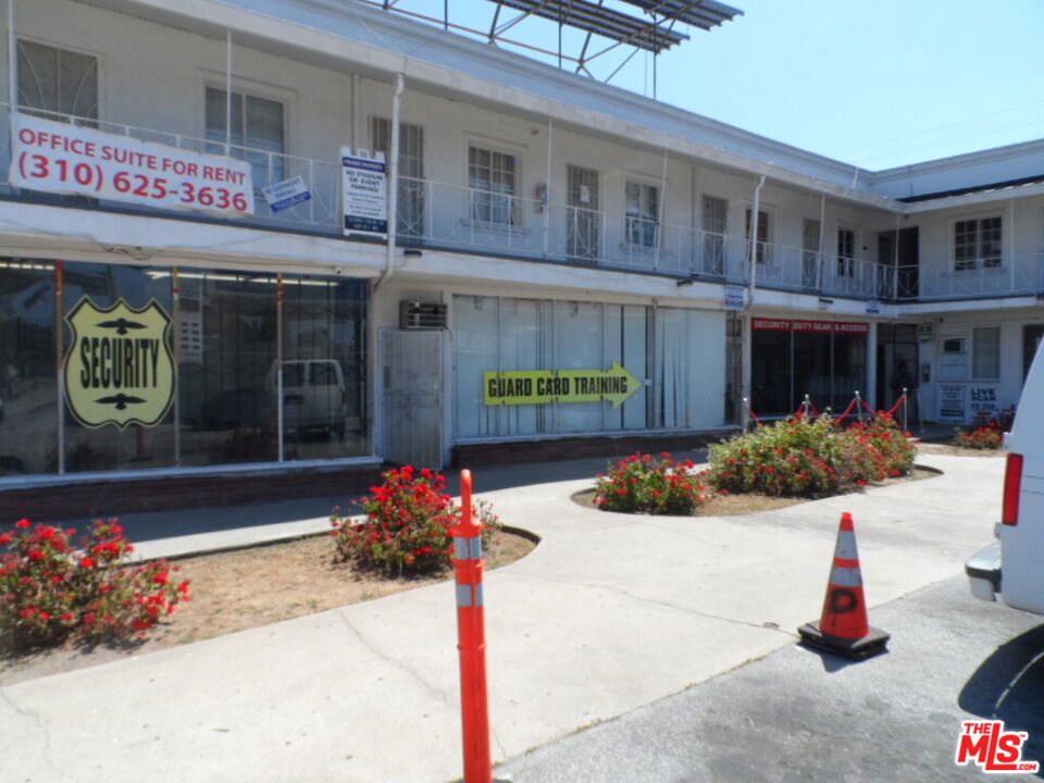 8611 Crenshaw Boulevard 205