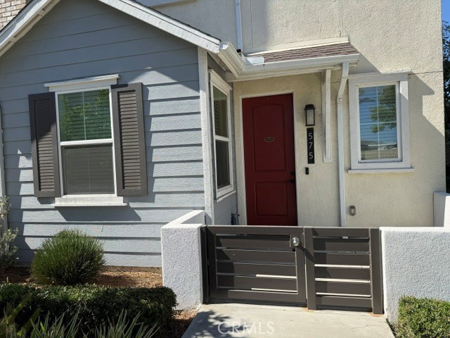 575 S Mosaic
