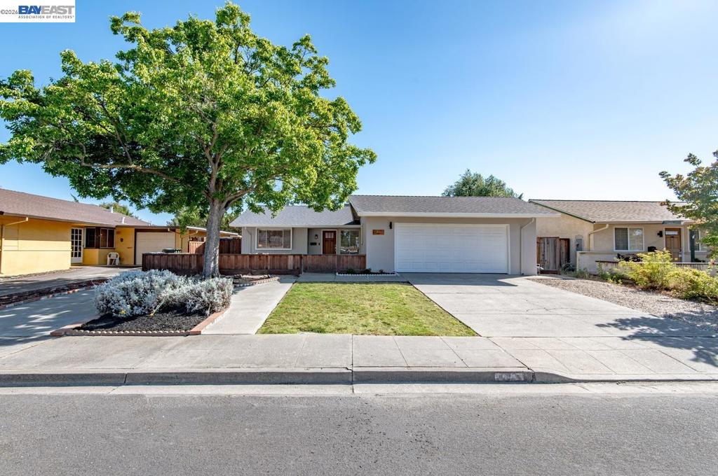 1418 Bluebell Dr