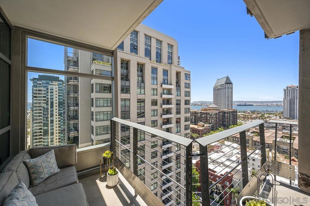645 Front Street 1807