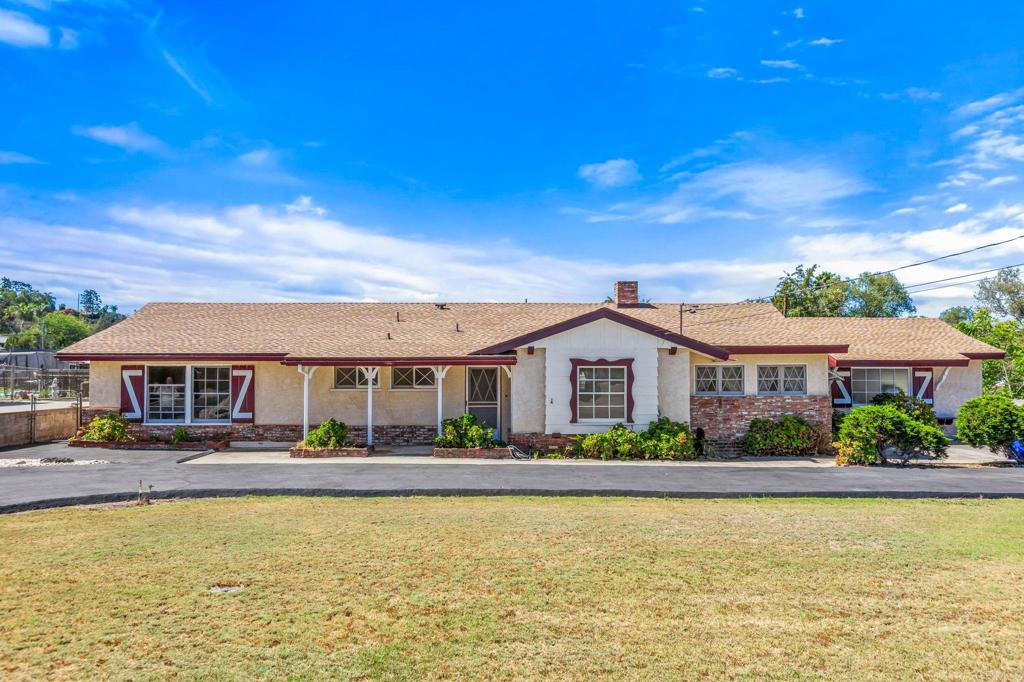 2721 Surrey Lane