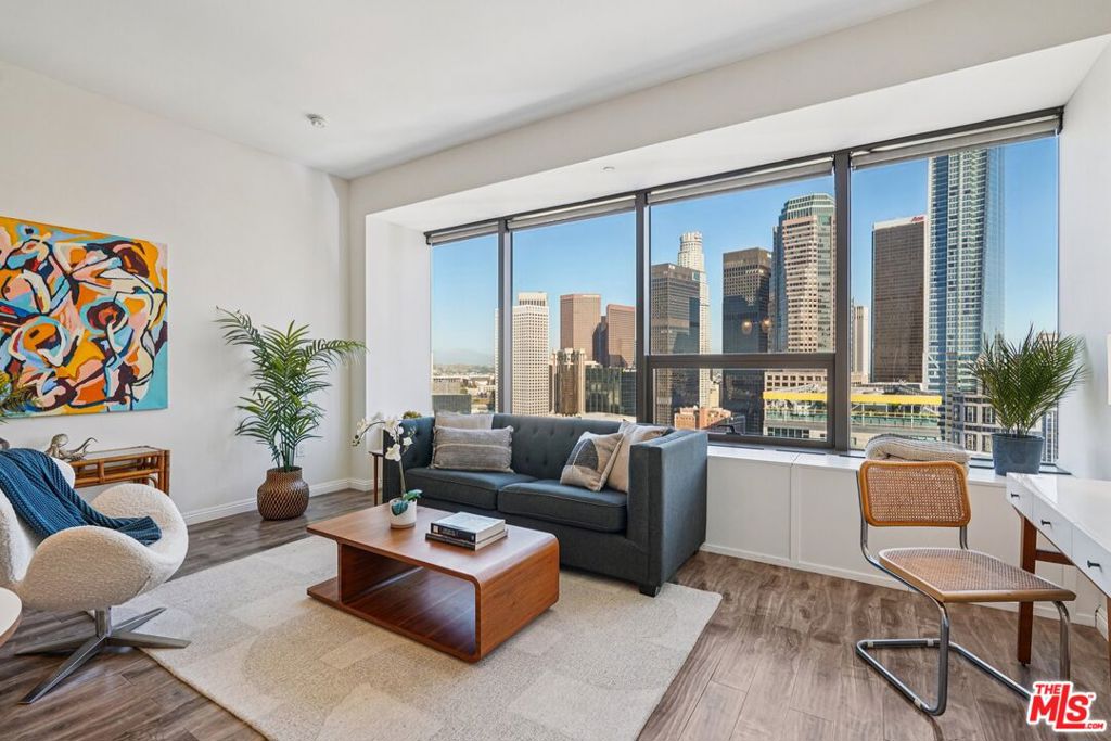 1100 Wilshire Boulevard 2209