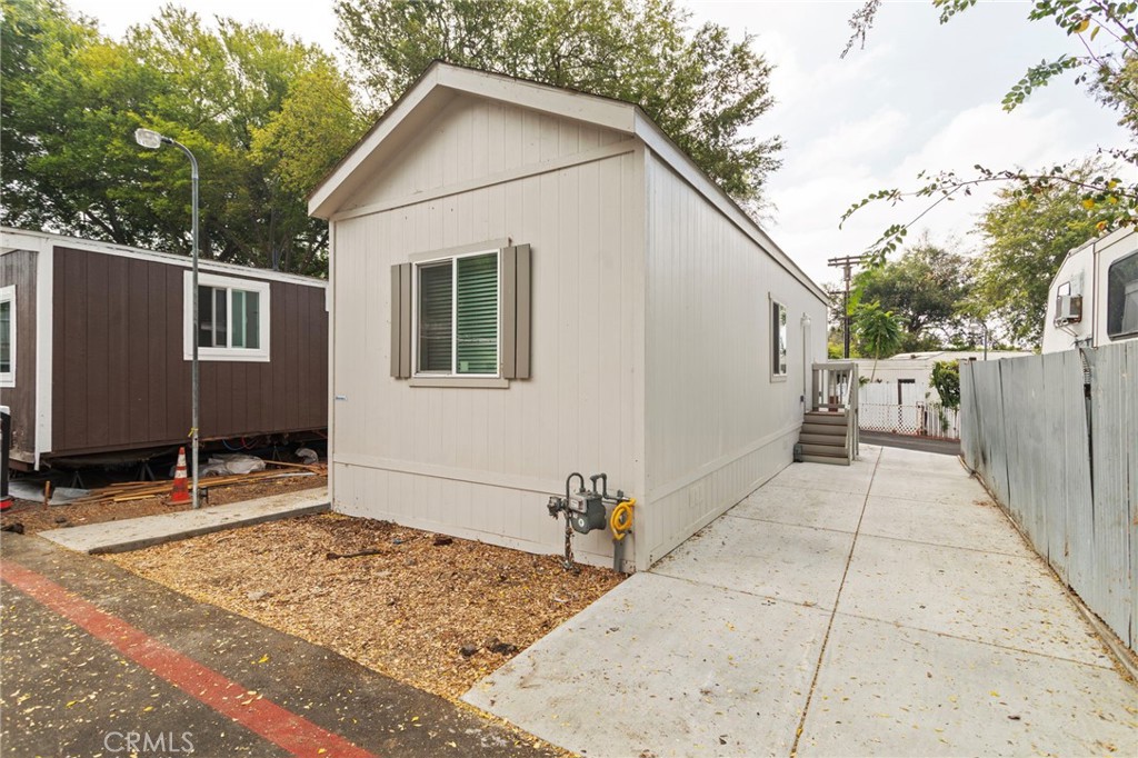 12245 San Fernando Road 32