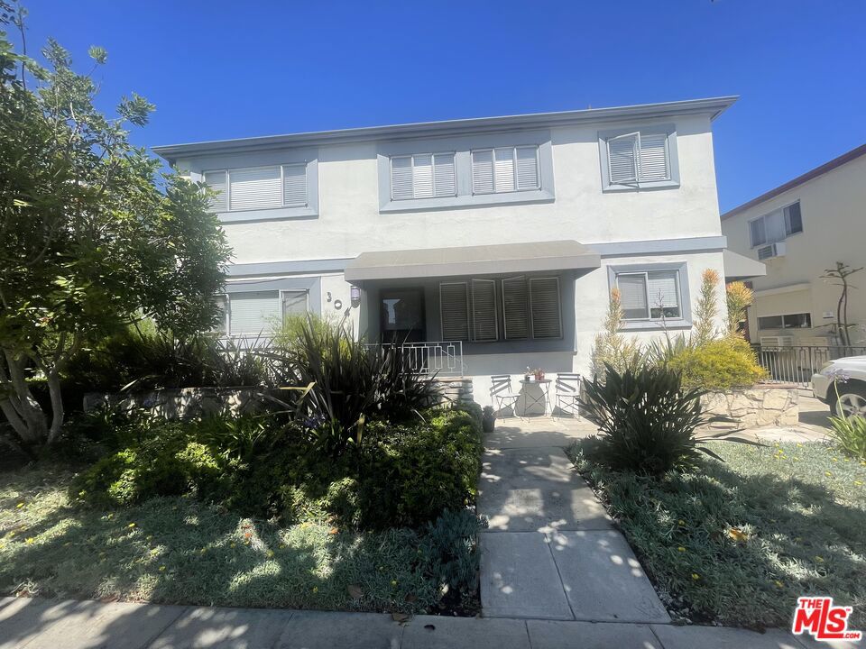 304 S Doheny Drive
