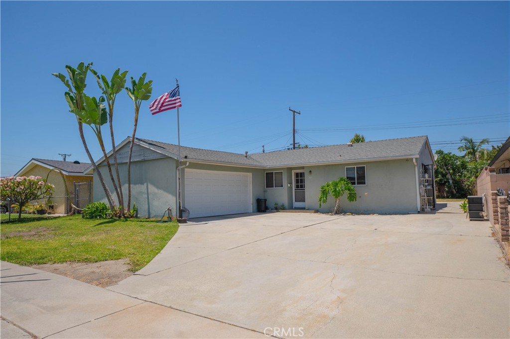 343 N Sunset