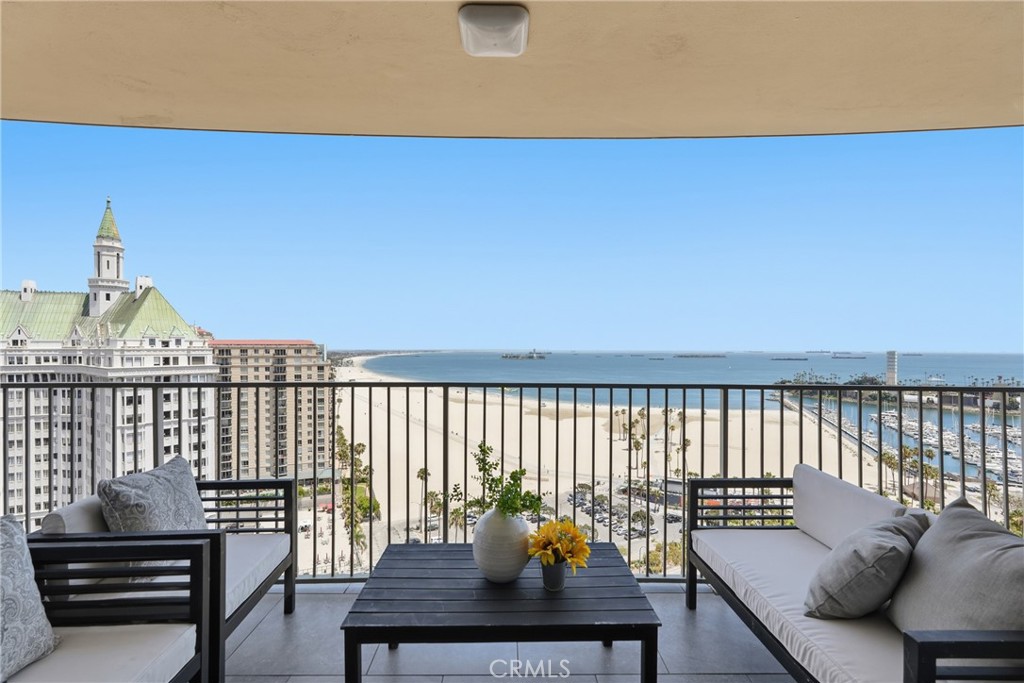 700 E Ocean Boulevard 2305