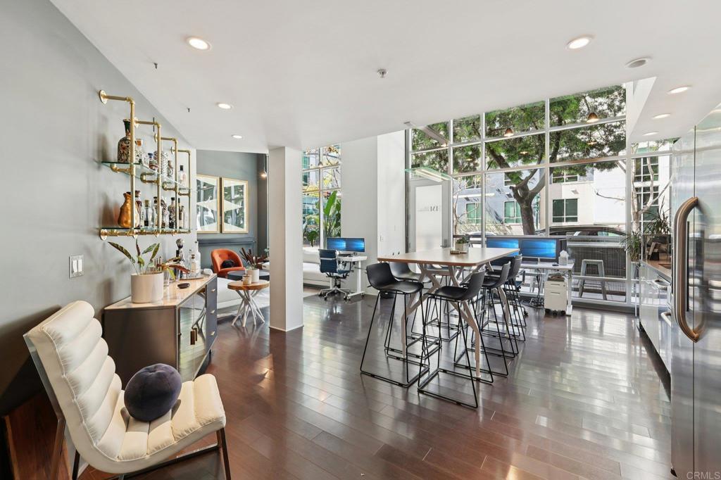 350 W Ash st Street W 102