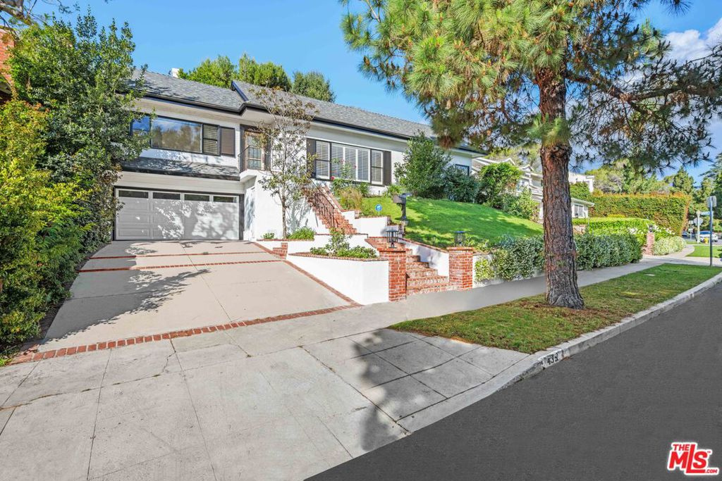 435 DALEHURST Avenue