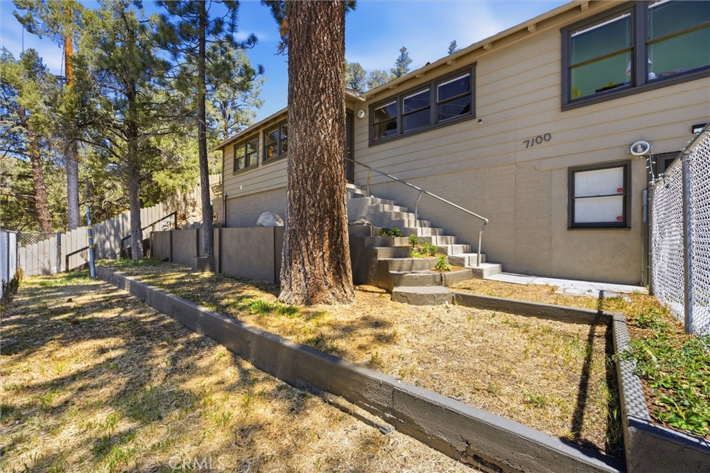 7100 Lakewood Drive