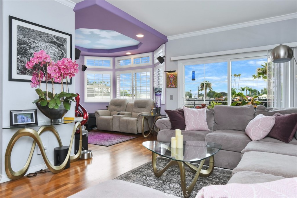 4455 Hazeltine 208