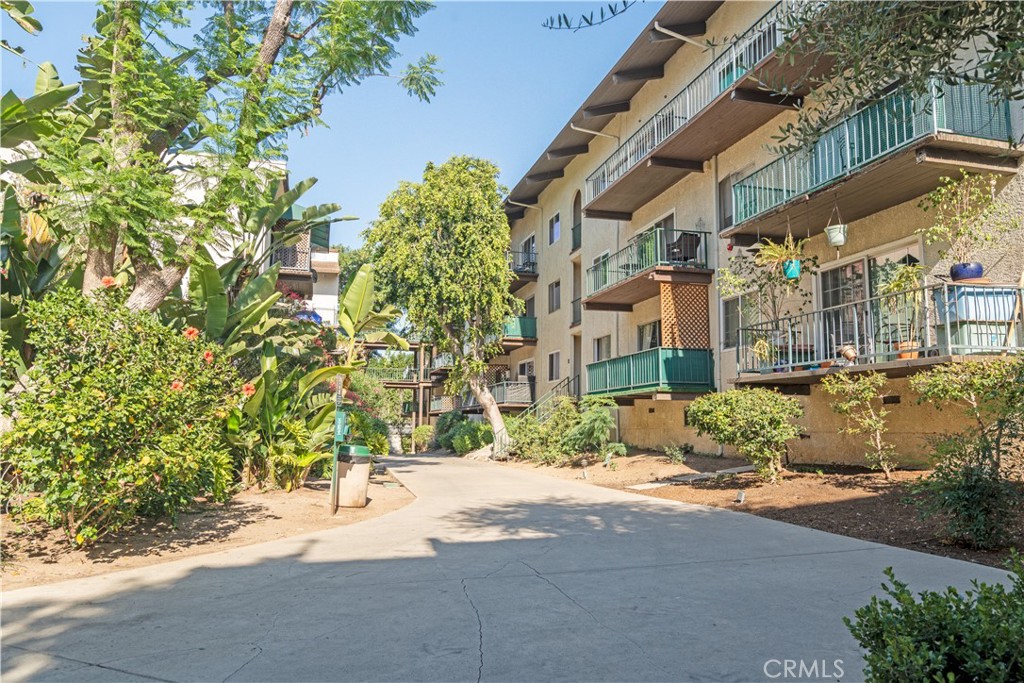 5460 White Oak Avenue E129