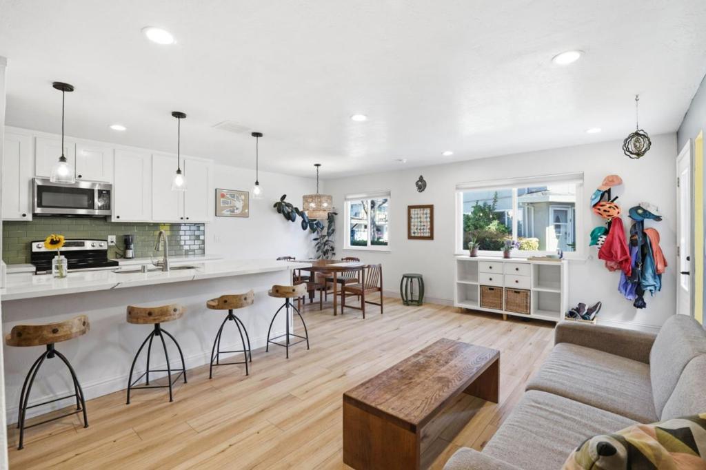 5473 Tradewinds 2