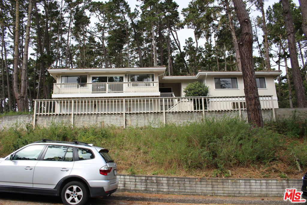 1 Greenwood Way