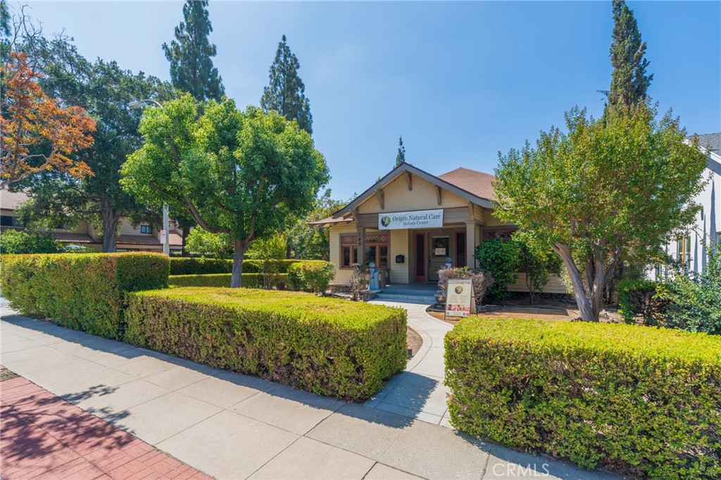 146 E Walnut Avenue