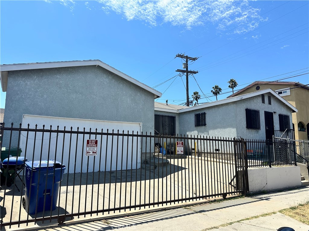 11167 S San Pedro