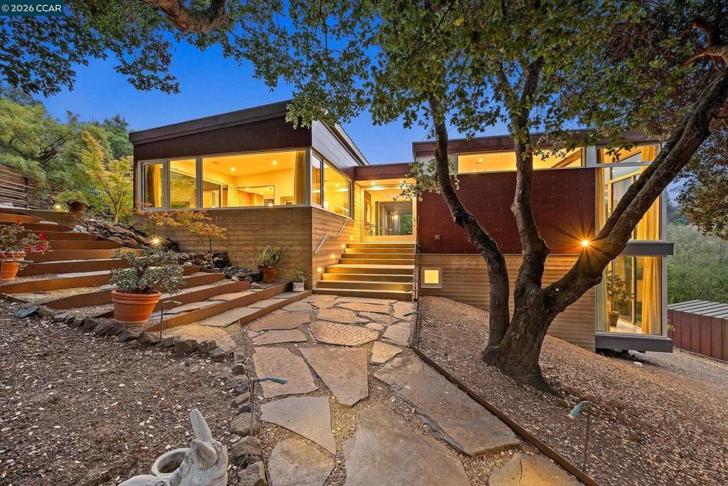 2 Crane Ct