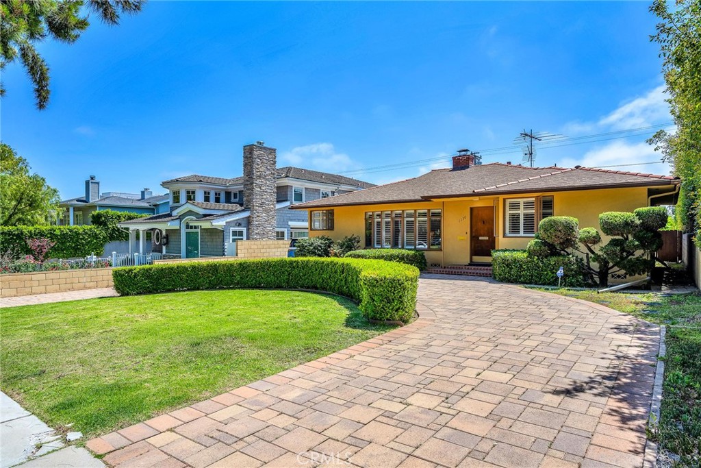 1130 Centinela