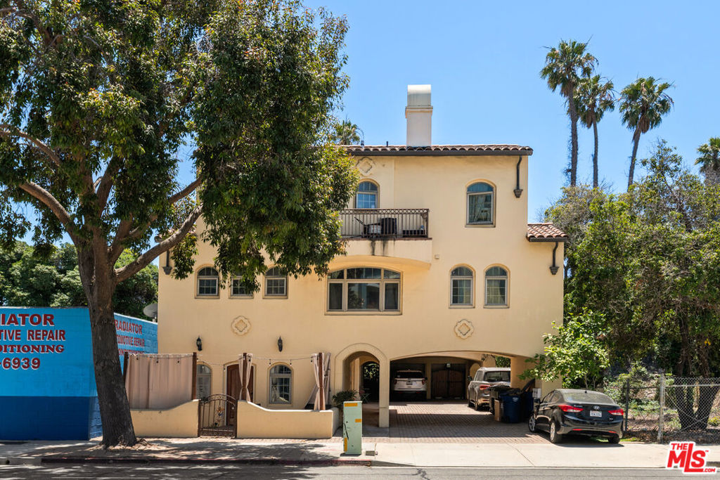 44 E Thompson Boulevard
