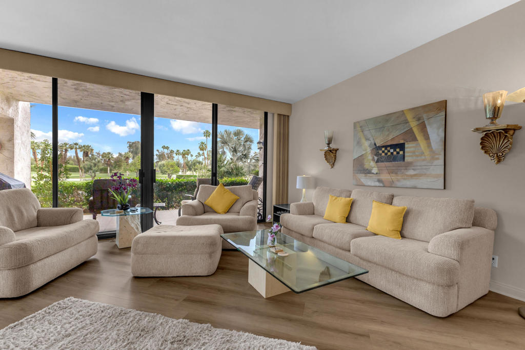 910 Island Drive 112