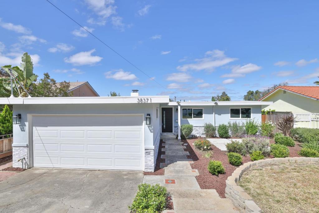 38371 Canyon Heights Drive