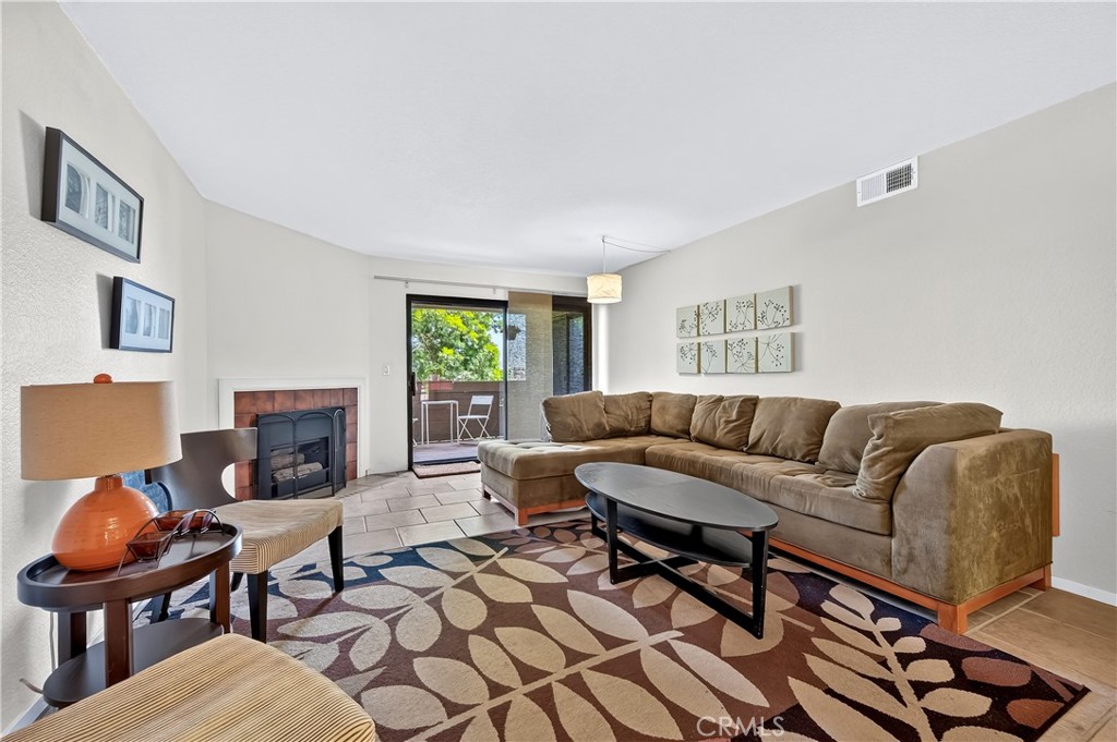 2501 Temple Ave Avenue 104
