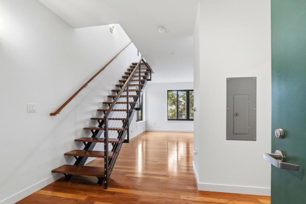 88 Bush Street 3163